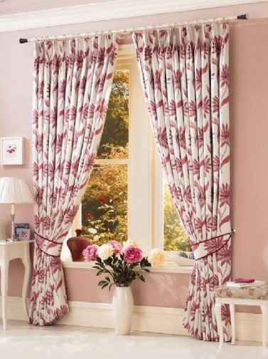 Daisies Rosewood Floral Curtains
